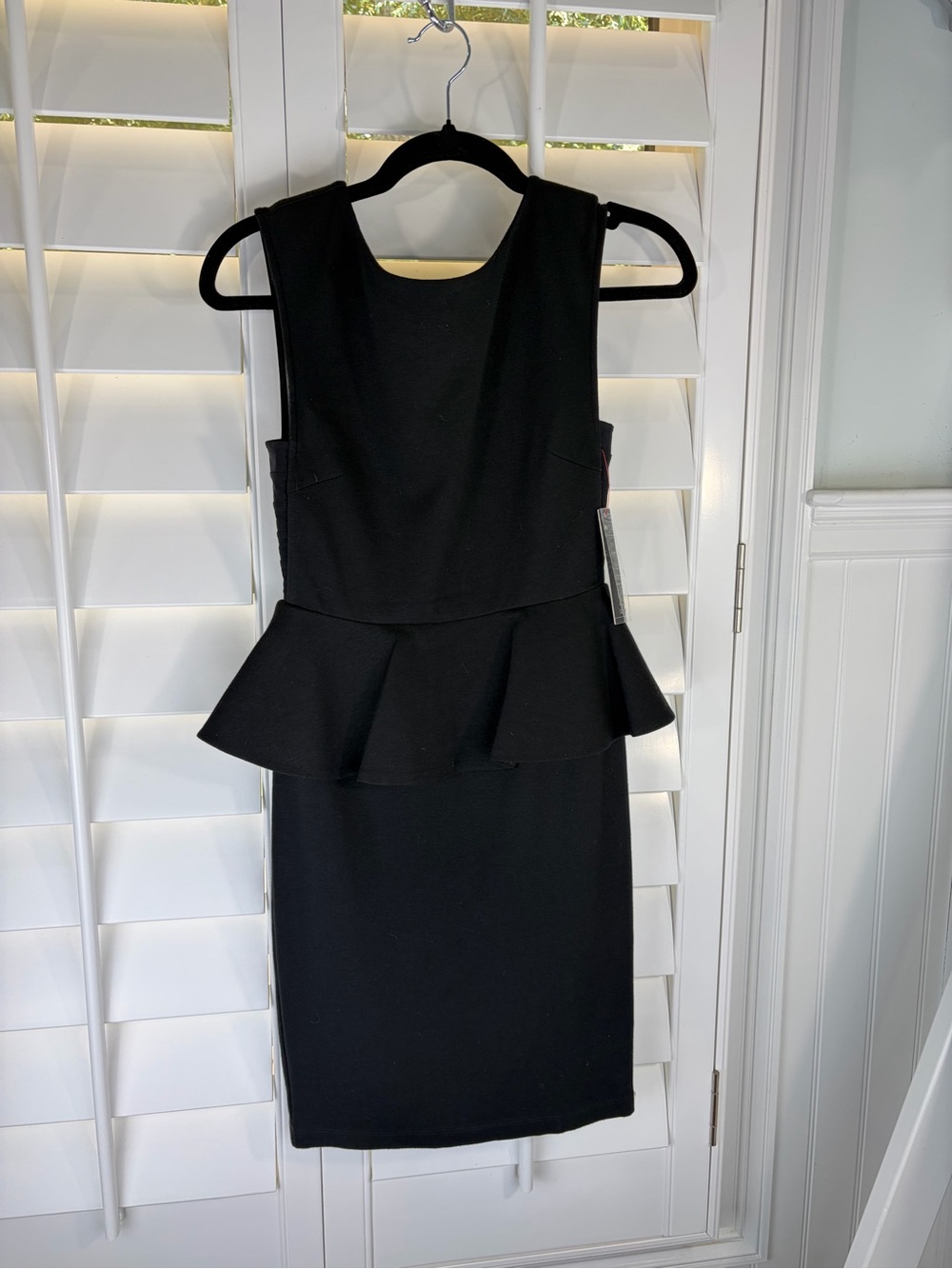 NWT Alice + Olivia Black Peplum Mini Dress (2) - Picture 5 of 11